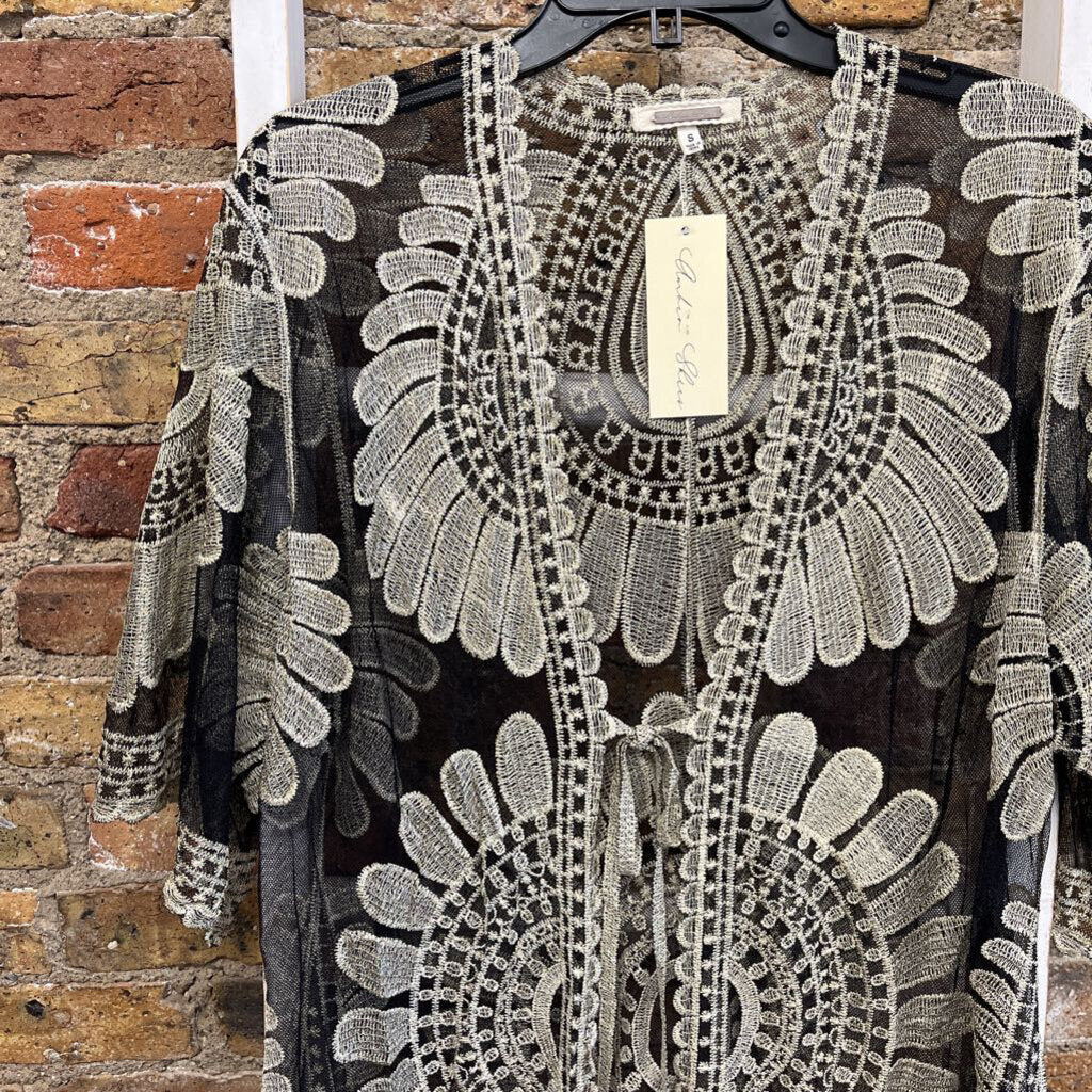 NWT Kimono Lace