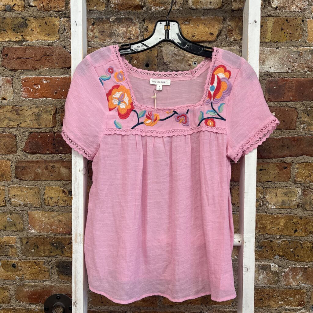 Embrd Neck SS Top