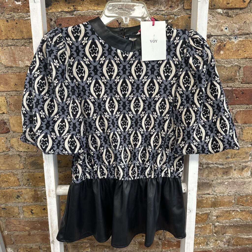 NWT Top SS Print/Faux Leather