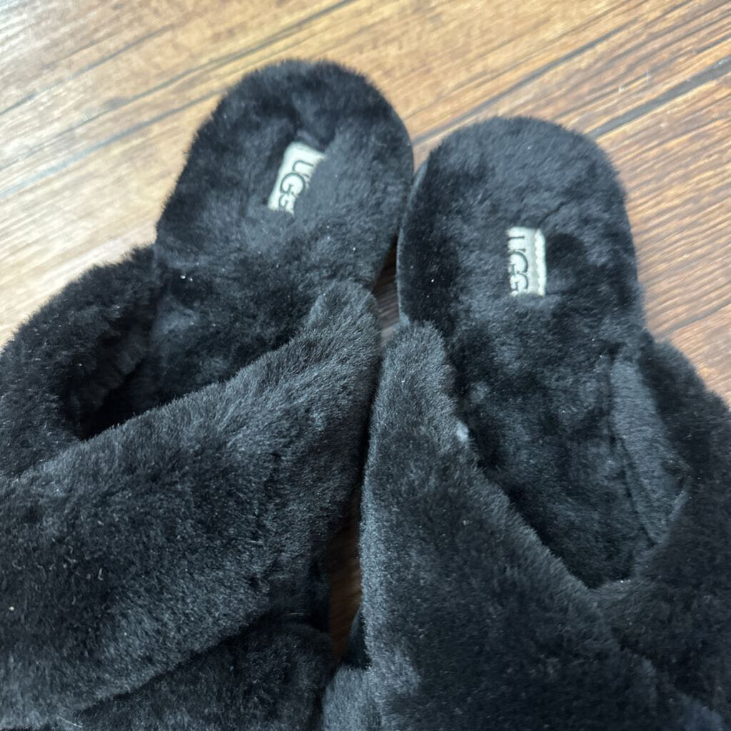 NEW Fuzzy Cross Slipper Sandals
