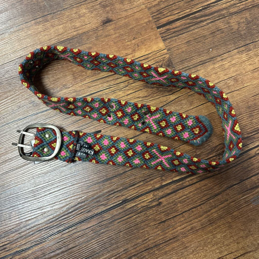 Belt Knotted Geometric Pattern