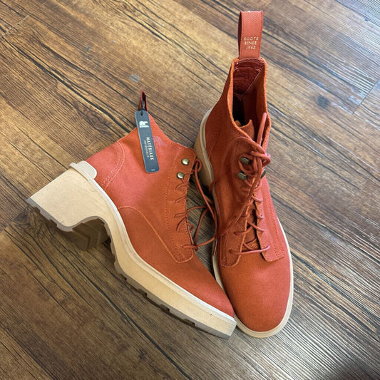 NWT Boots Hi Line