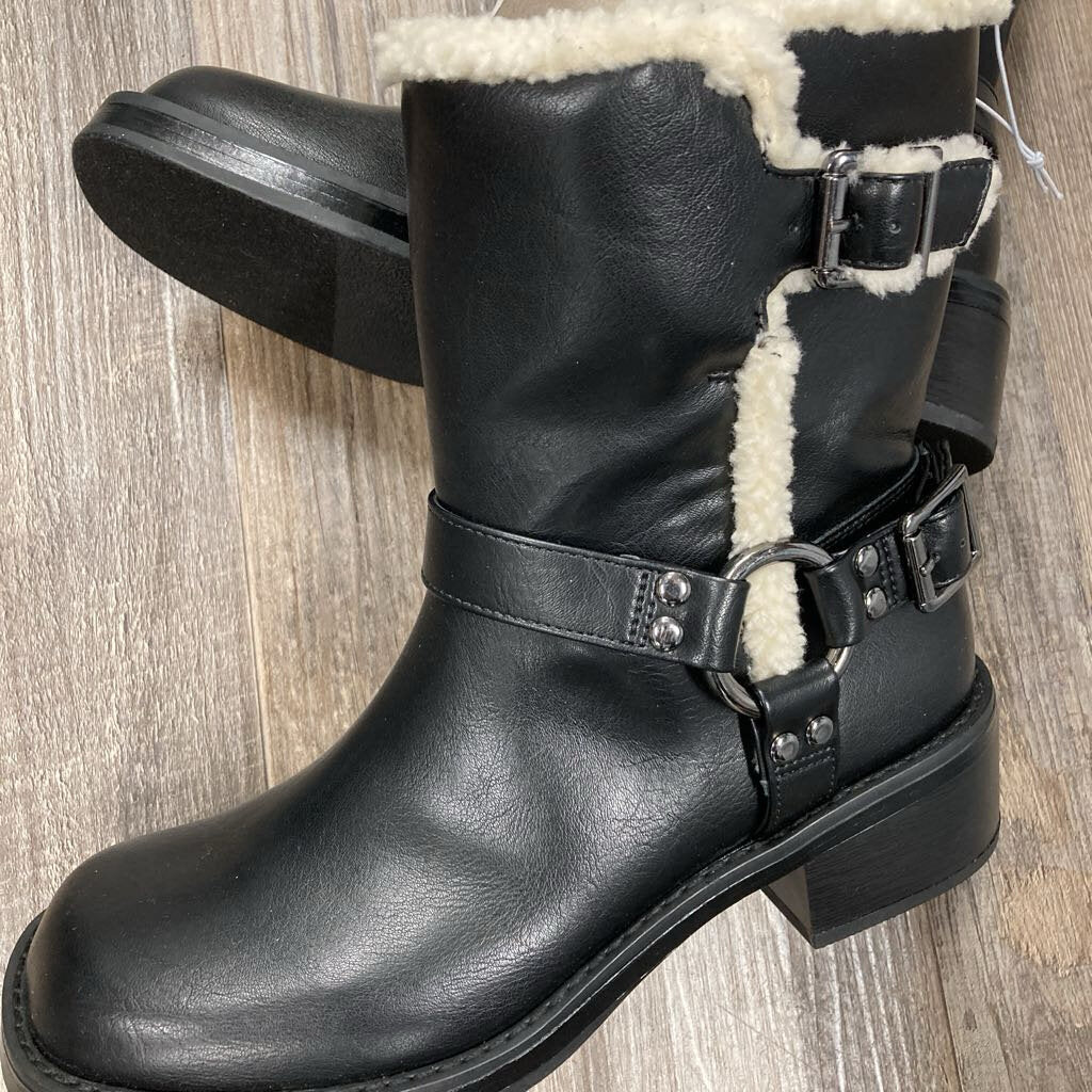 NWT Boots Sherpa Lined