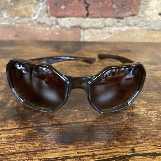 Sunglasses Geometric Shape and Case