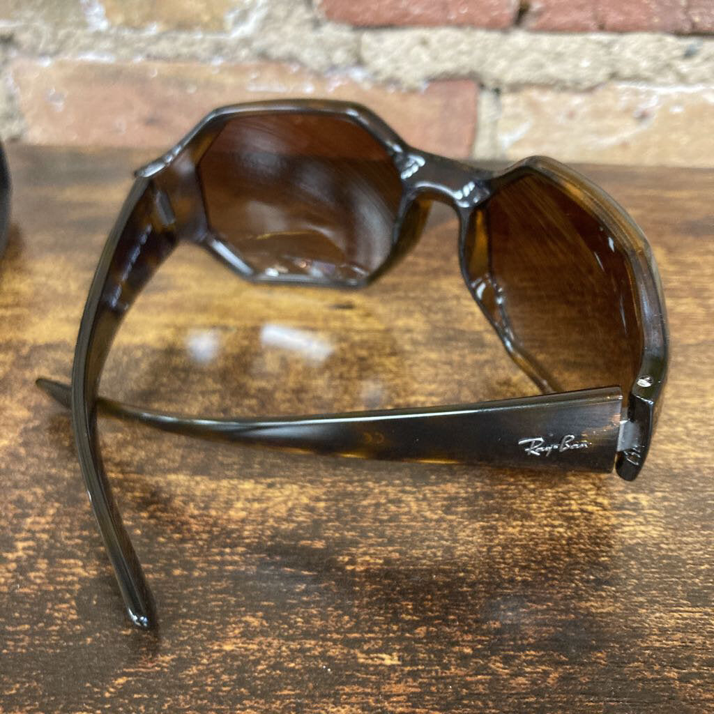 Sunglasses Geometric Shape and Case