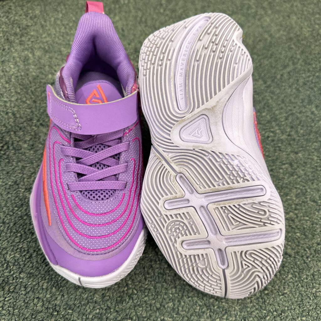 gym shoes velcro strap