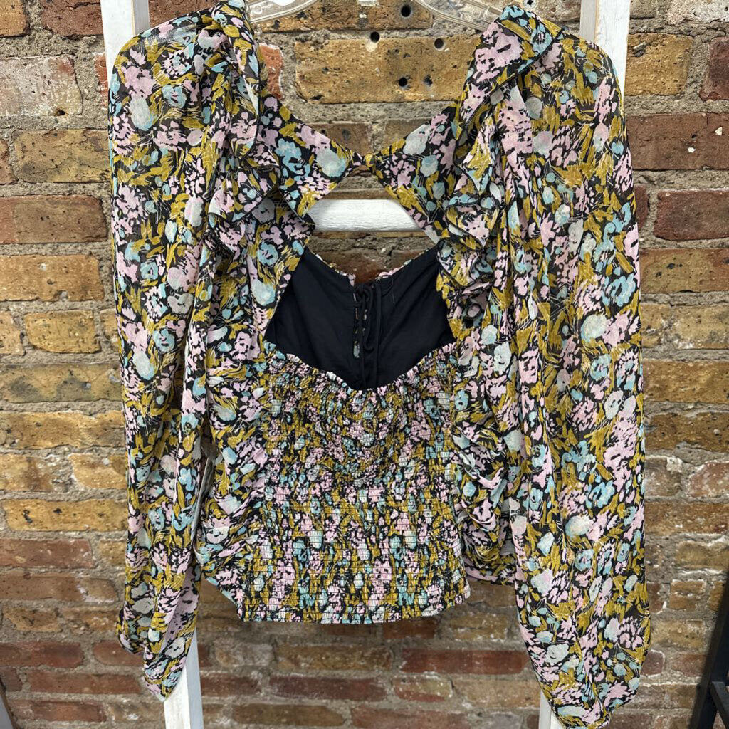 NWT Top Smocked Floral