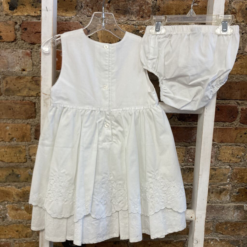 NWT Dress Slvls Embroidered