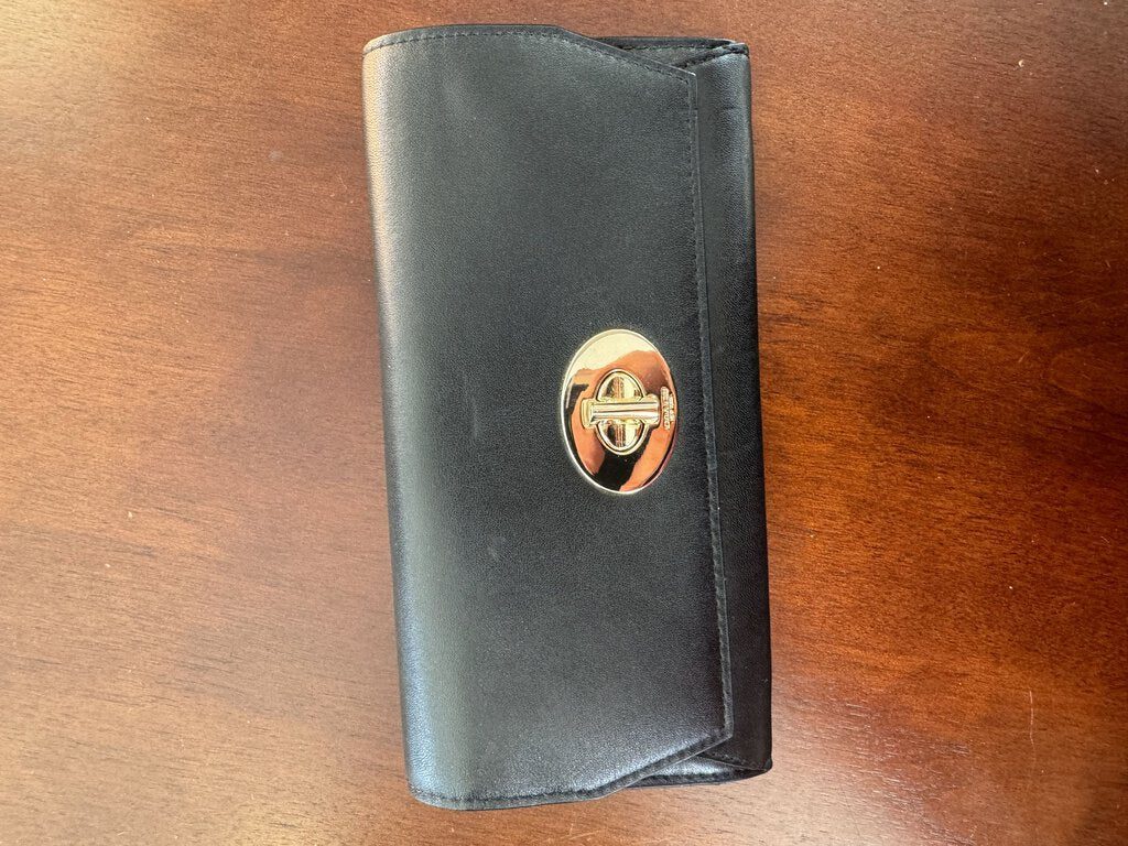 Smooth Leather Turnlock Wallet