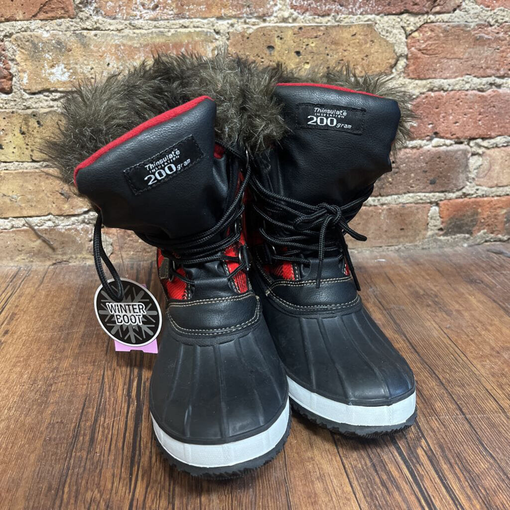 NWT Snow Boots Plaid