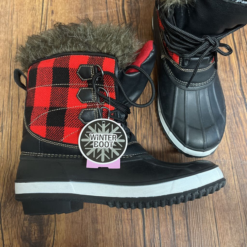 NWT Snow Boots Plaid