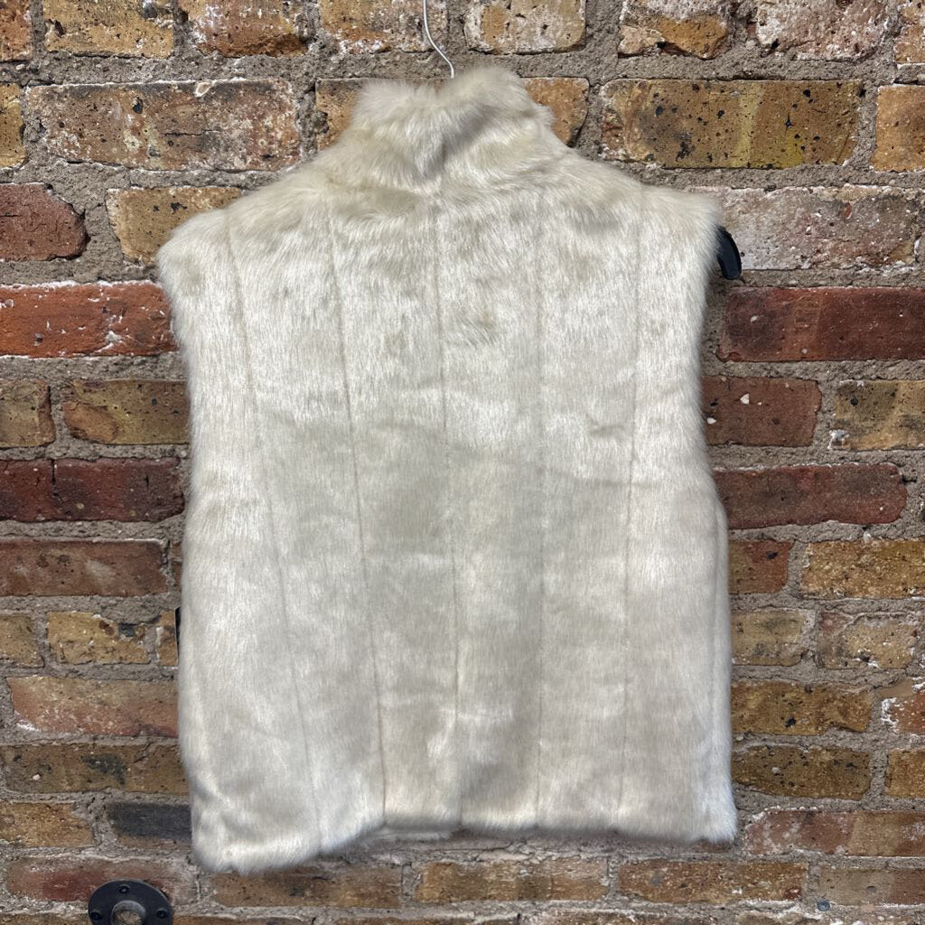 NWT Vest Faux Fur