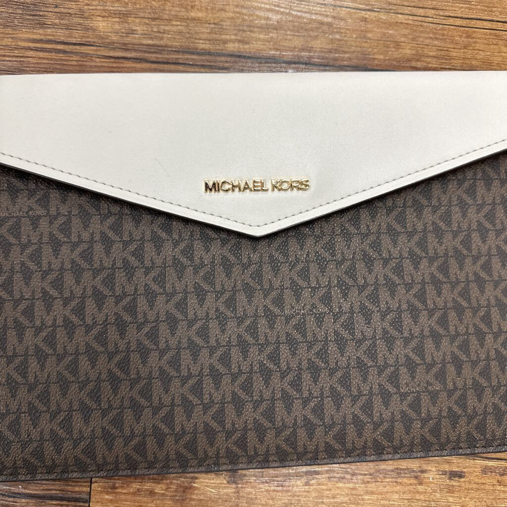 Logo Envelope Clasp Wristlet