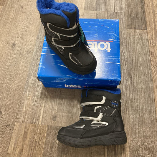 NWT Snow Boots