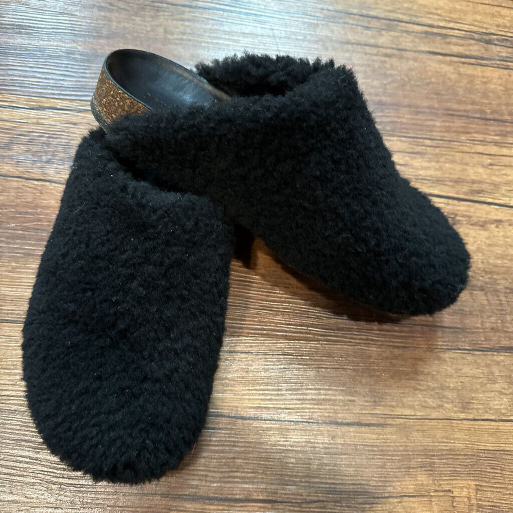 Slip On Fuzzy