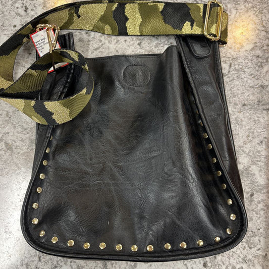 Bucket Crossbody Camo Strap