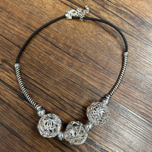 3 Ball Necklace