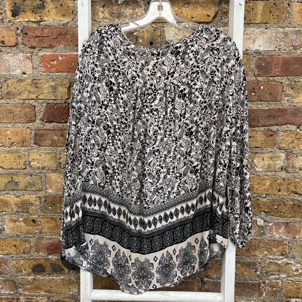 NWT Top LS Paisley Print