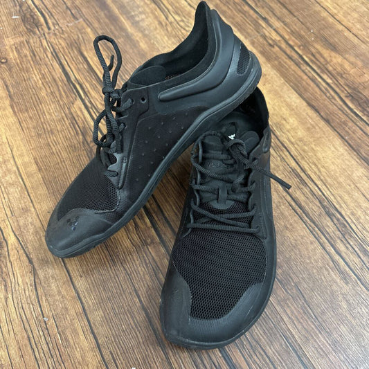 Sneakers Lace Up