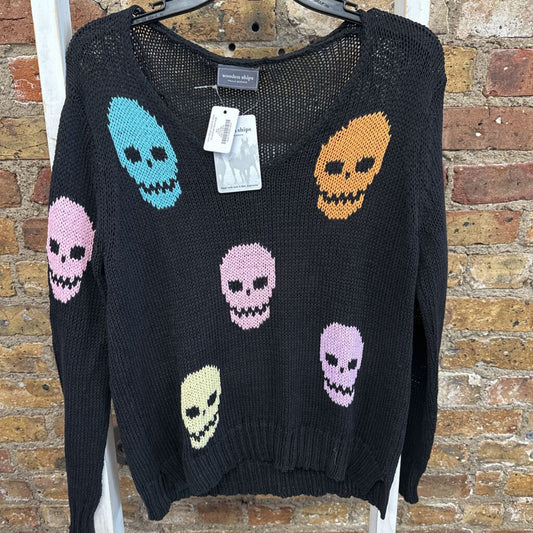 NWT Sweater Skulls