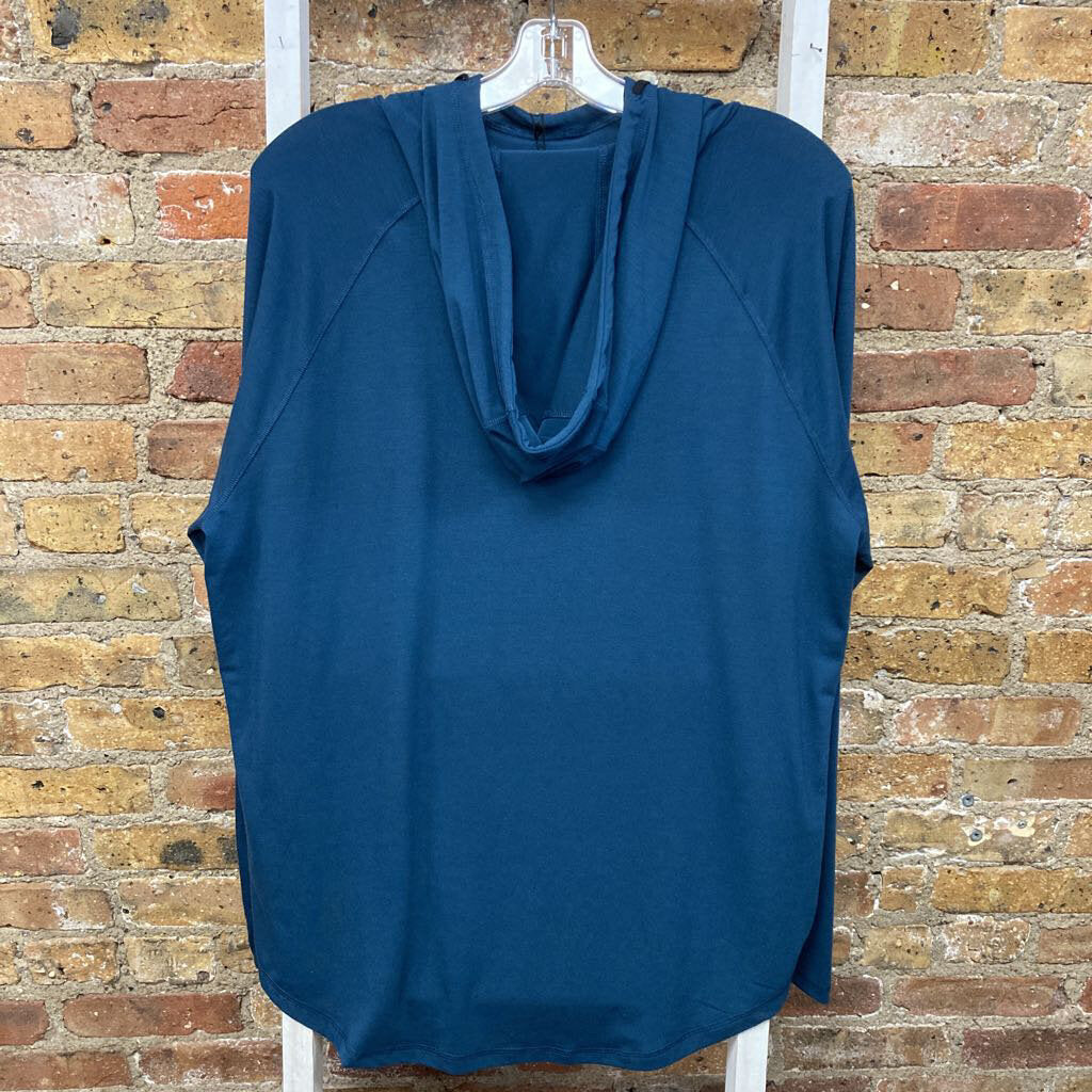 NWT Pullover Hood