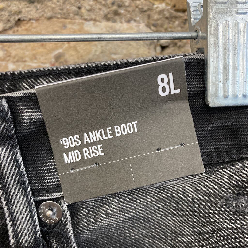 NWT Distressed Mid Rise Jeans
