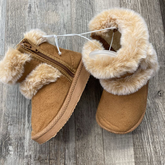 NWT Boots Fuzzy