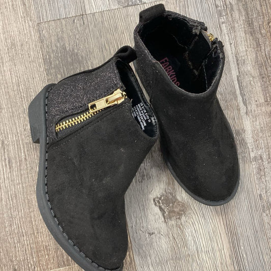 NEW Boots Side Zip