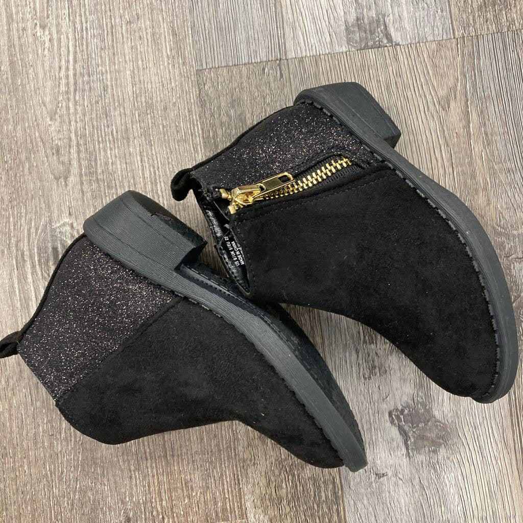 NEW Boots Side Zip