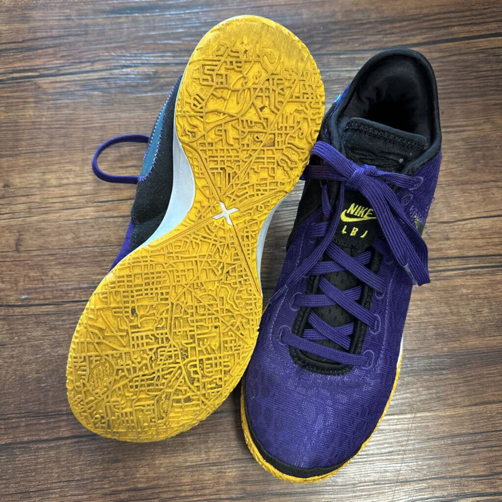 High Tops LBJ