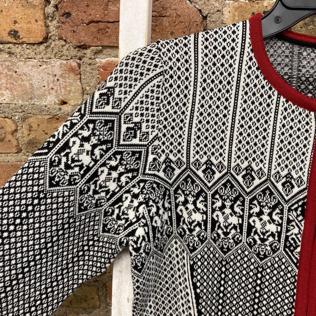 Sweater Zip Up