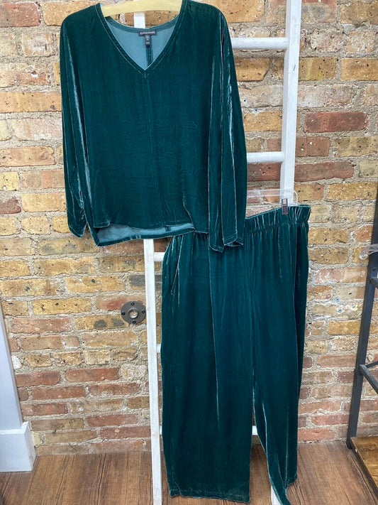 2 pc Velvet Pants/Vneck Top
