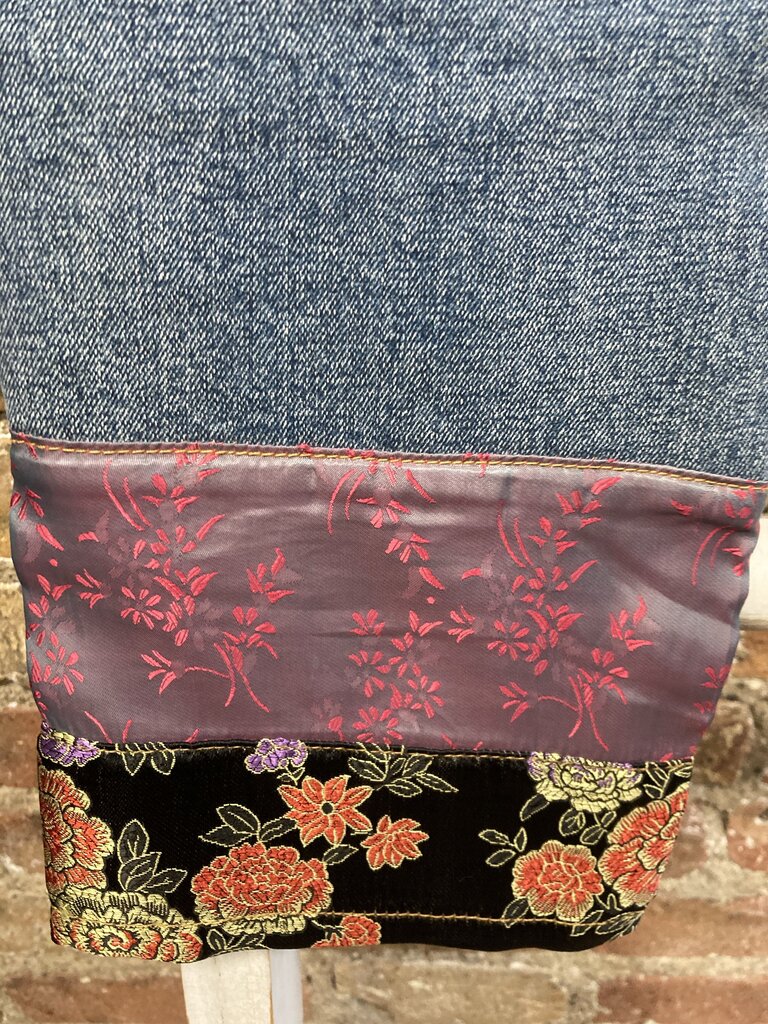 Ankle Jean w/ Pattern Bottom