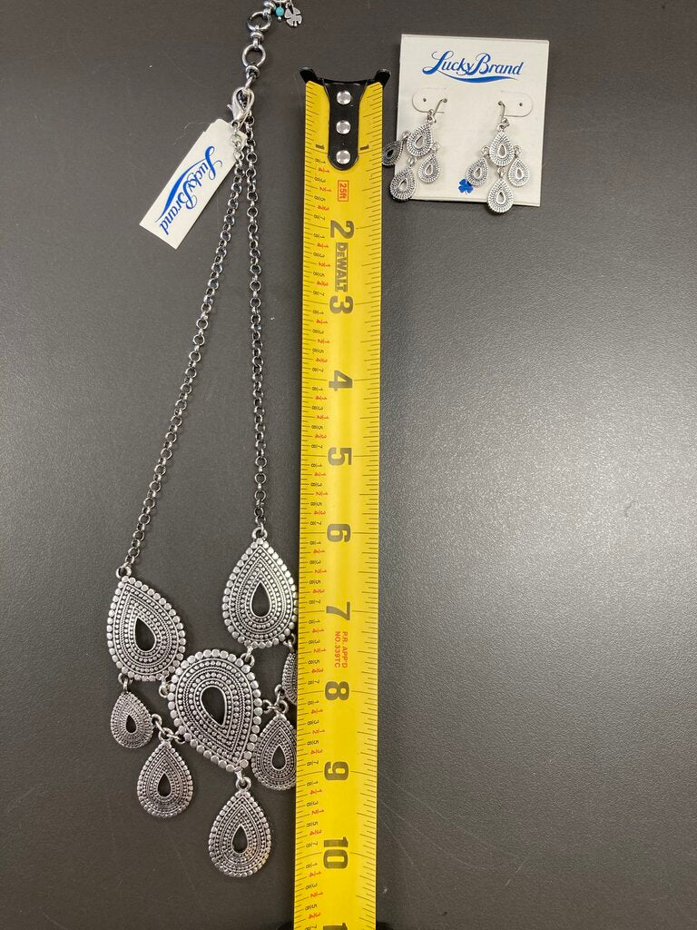 NEW Necklace & Earring Set