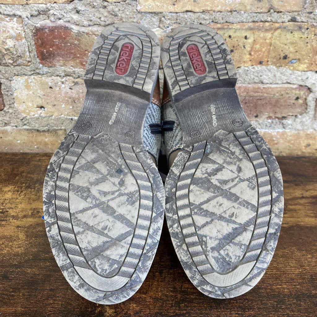 Newpaper Pattern Boots