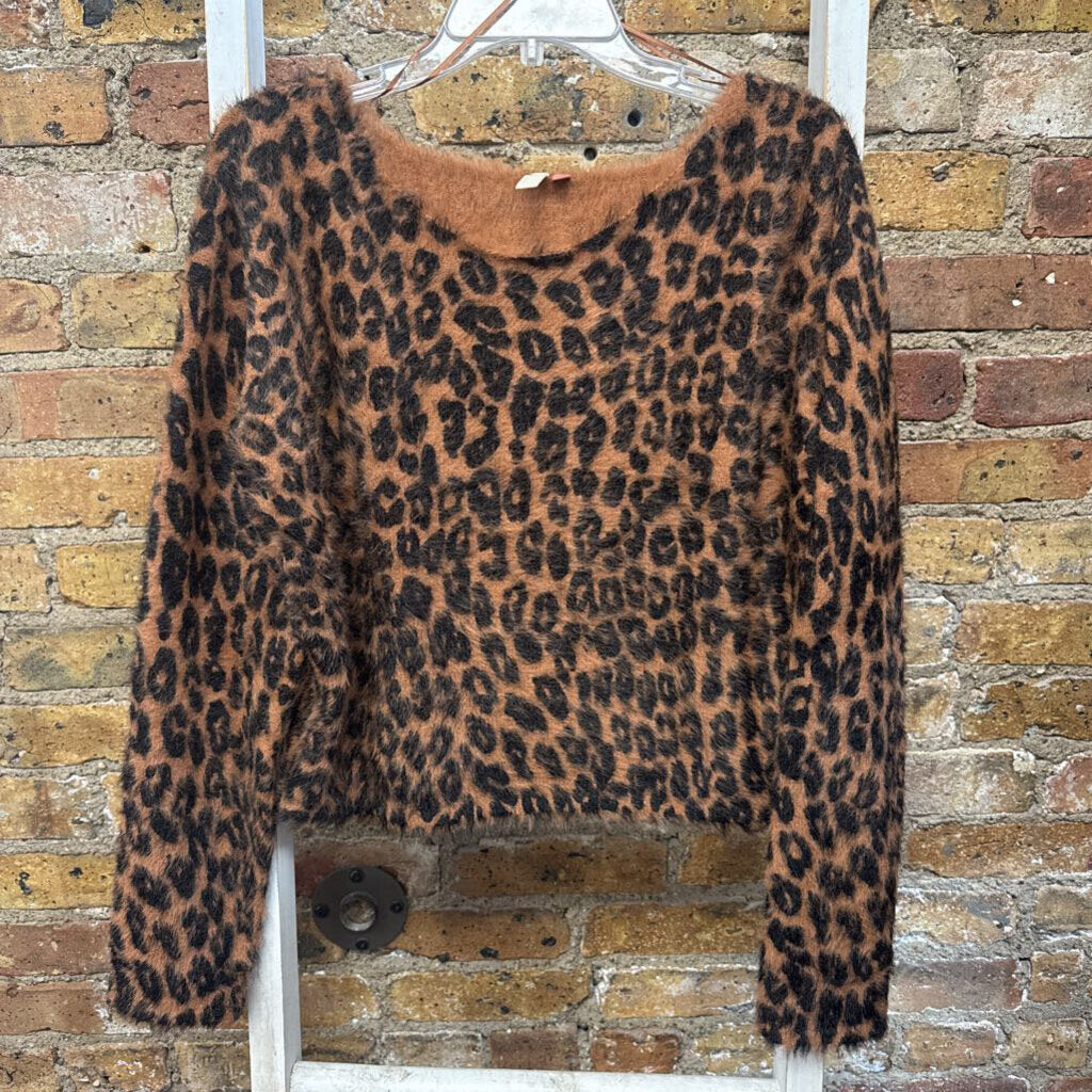 NWT Sweater Animal Print