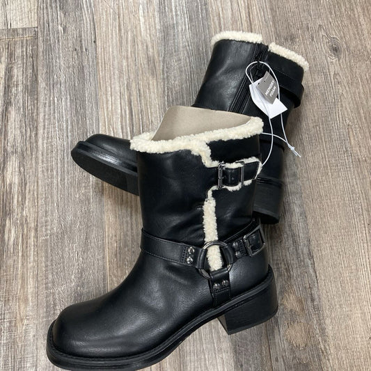 NWT Boots Sherpa Lined