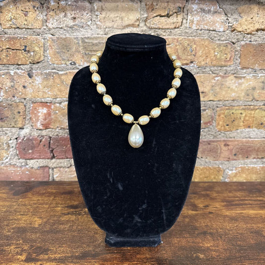 NWT Pearl Necklace
