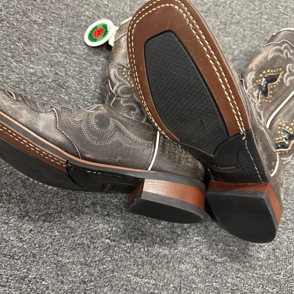 NWT Cowboy Boots