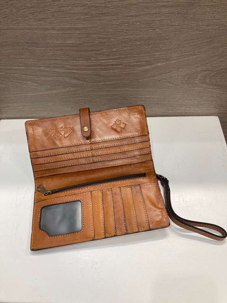 NWT Wristlet Wallet