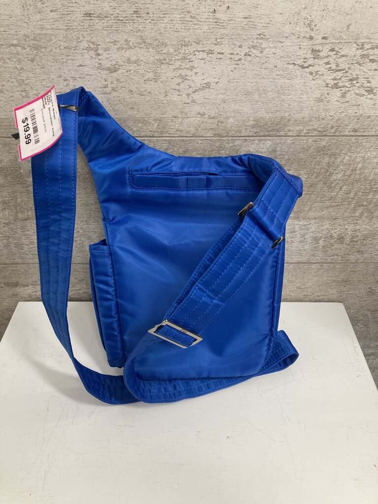 NWT Shoulder bag zip pouches