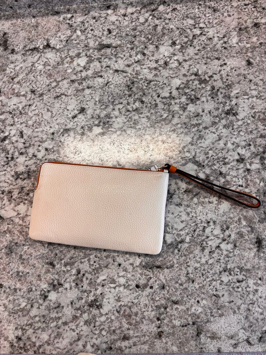 Wristlet C Logo